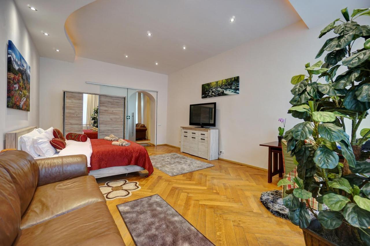 Casa De Vis, Brasov Old City Centre Apartment Luaran gambar