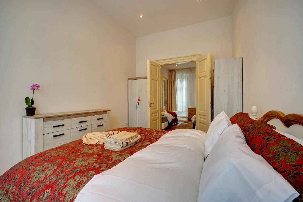 Casa De Vis, Brasov Old City Centre Apartment Luaran gambar