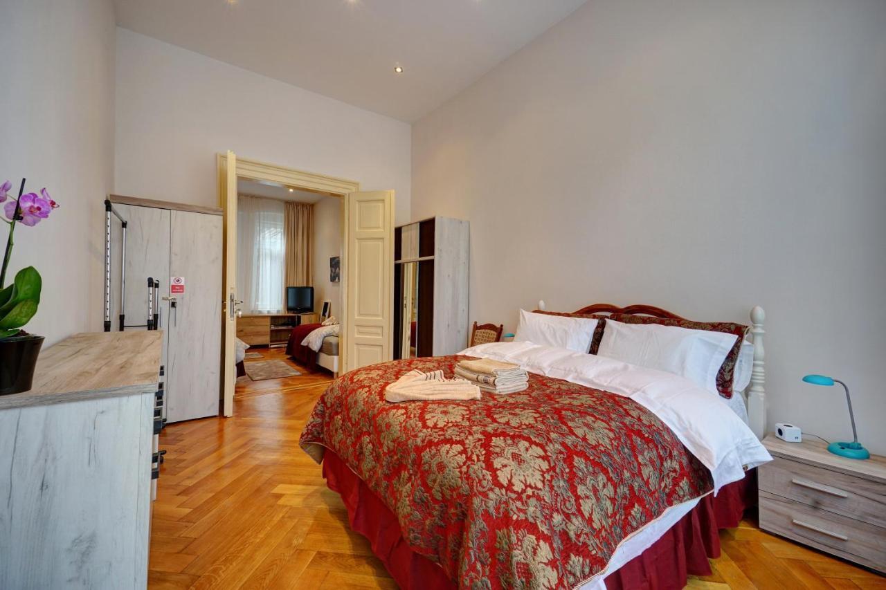 Casa De Vis, Brasov Old City Centre Apartment Luaran gambar