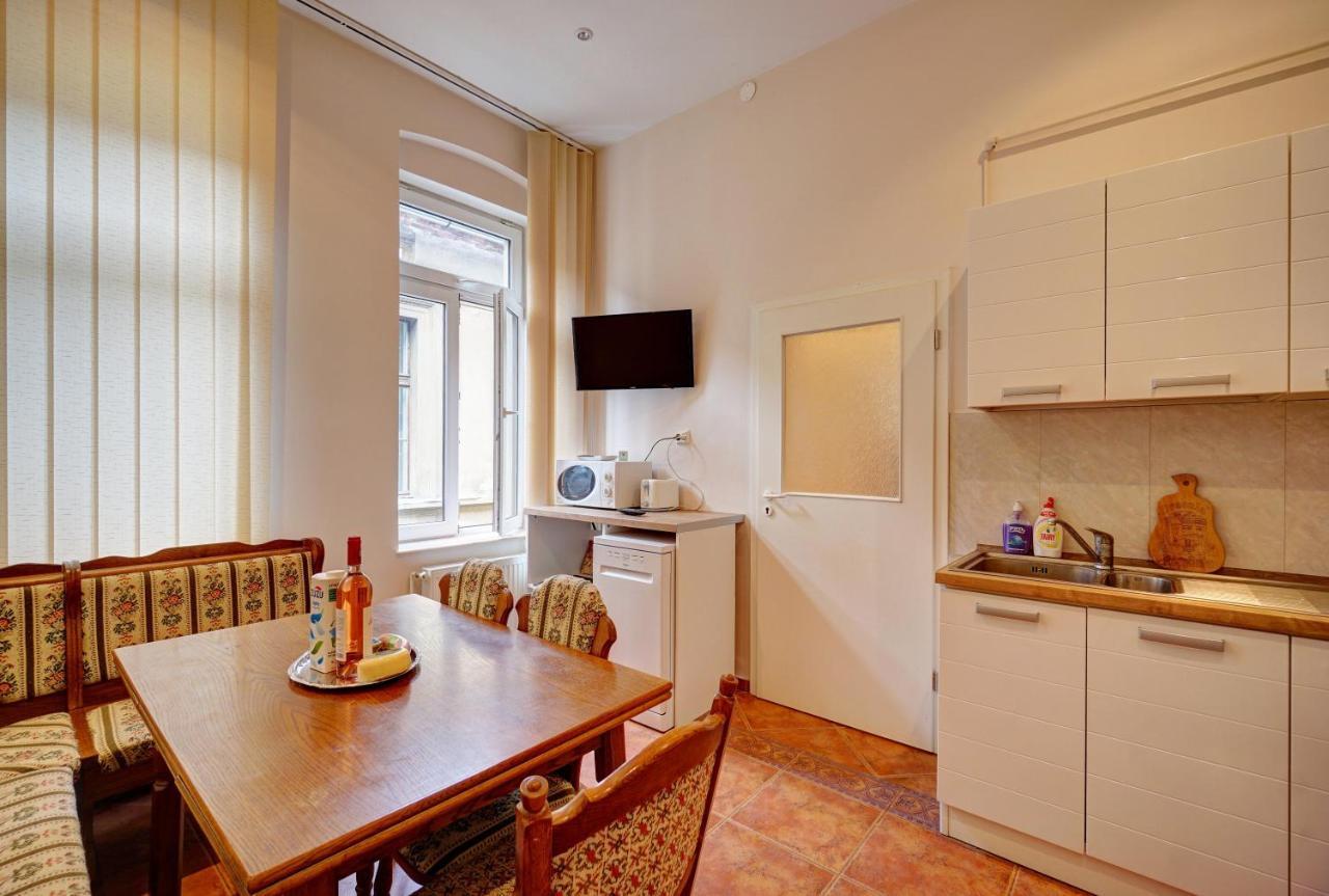 Casa De Vis, Brasov Old City Centre Apartment Luaran gambar