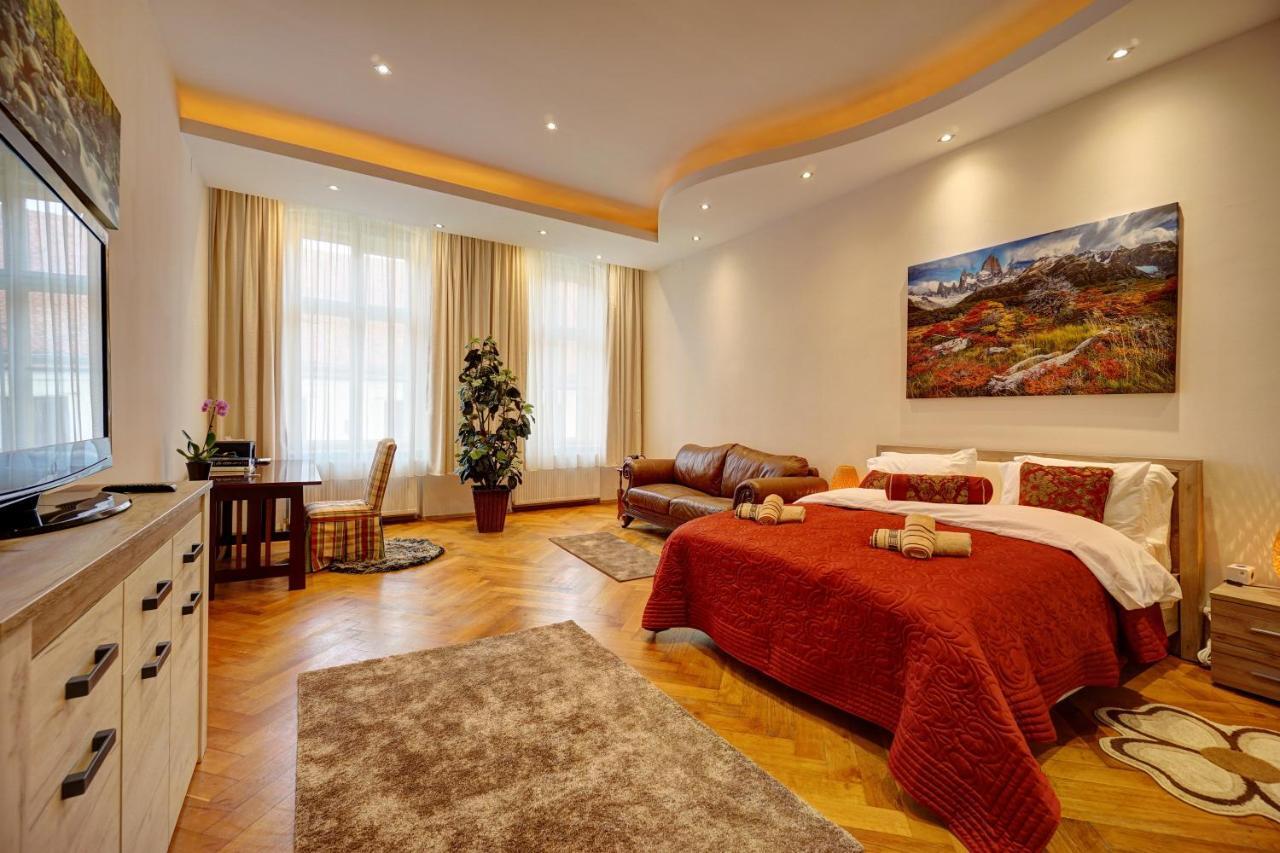 Casa De Vis, Brasov Old City Centre Apartment Luaran gambar